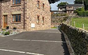 Staycation 3-Bedroom Home With Panoramic Views Free Off Road Parking